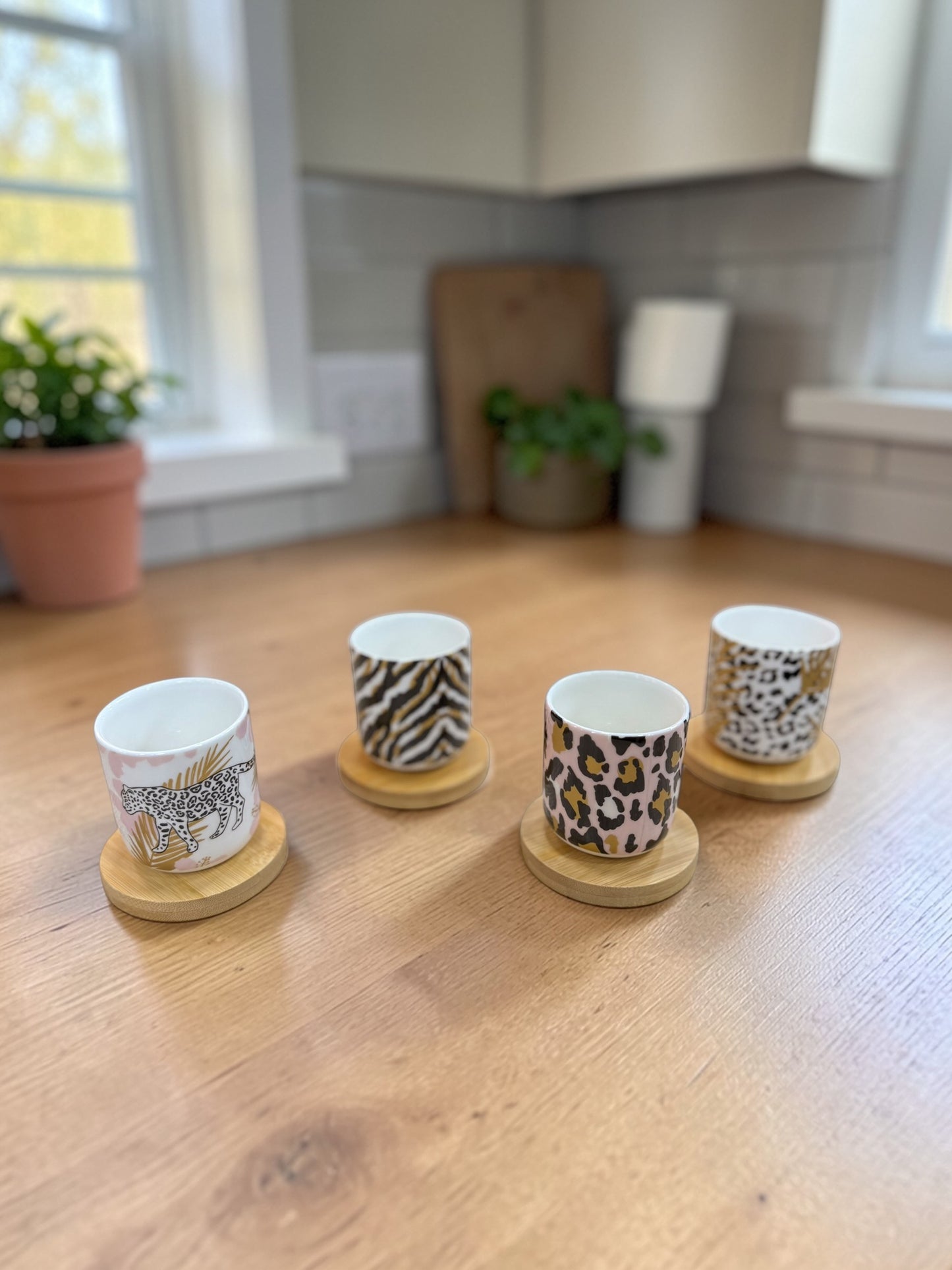 Espresso cups with wooden plates 4 pcs set